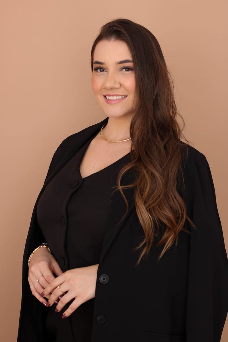 Duda Vedana — Designer de Sobrancelhas